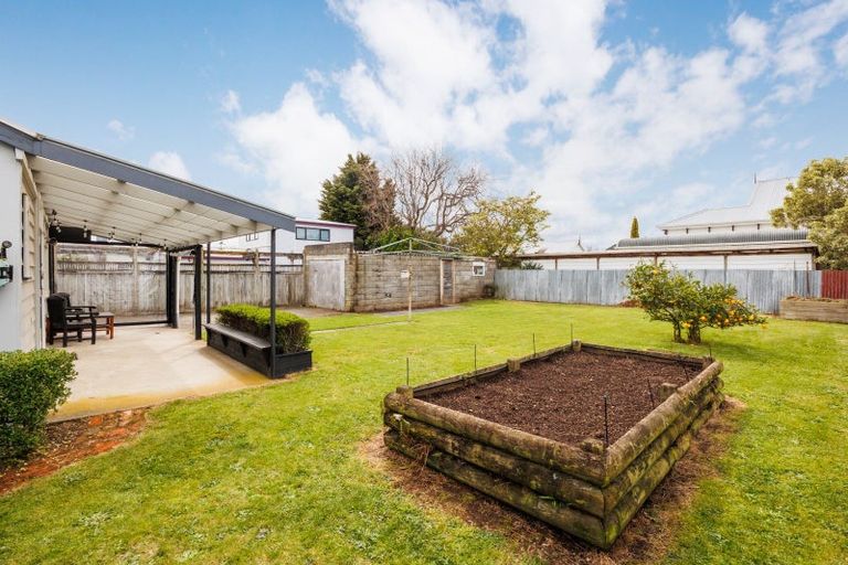 Photo of property in 33 Fitzroy Street, Terrace End, Palmerston North, 4410