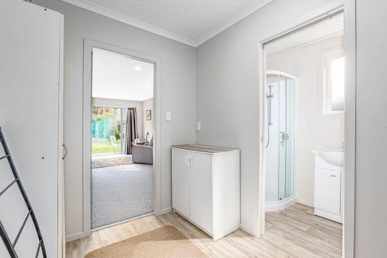 Photo of property in 41-43 Greenaway Road, Waikanae, 5036