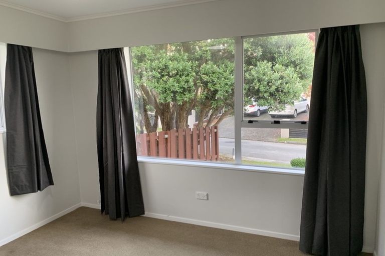 Photo of property in 19 Cassley Crescent, Papakowhai, Porirua, 5024