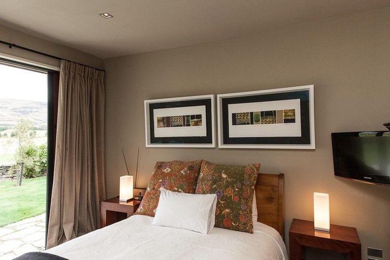 Photo of property in 26 Rannoch Drive, Jacks Point, Queenstown, 9371