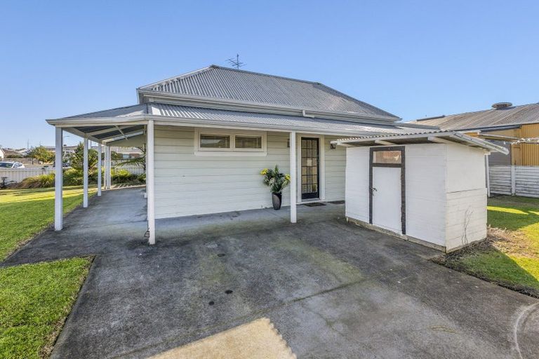 Photo of property in 2 Warre Street, Waitara, 4320
