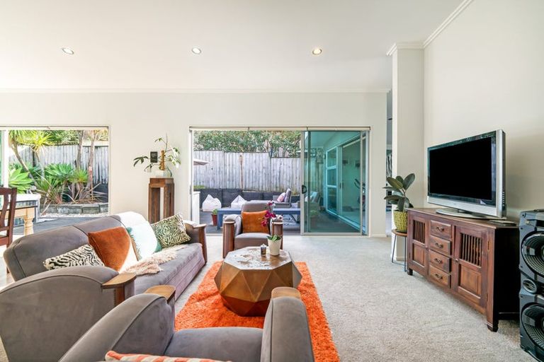 Photo of property in 4 Ilam Lane, Fairview Heights, Auckland, 0632