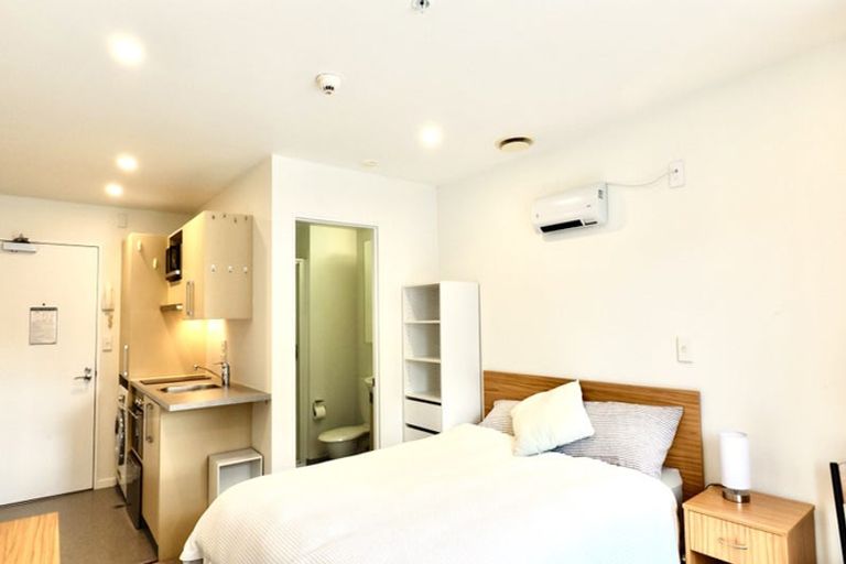 Photo of property in Dual Apartments, 108/142 Vivian Street, Te Aro, Wellington, 6011