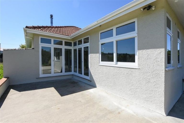 Photo of property in 10 Taylor Street, Green Island, Dunedin, 9018