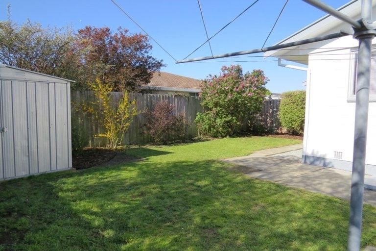 Photo of property in 2/12 Wanstead Place, Woolston, Christchurch, 8062