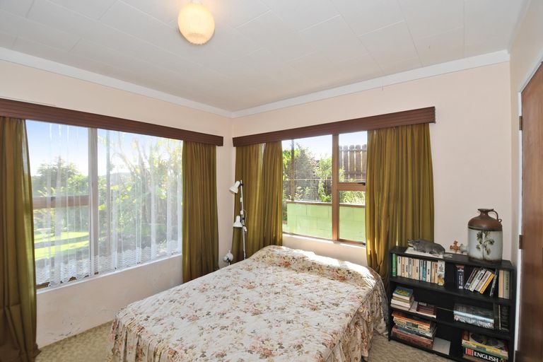 Photo of property in 18 Harbour View Road, Leigh, 0985