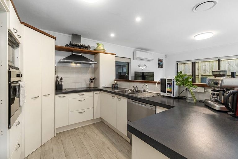 Photo of property in 3 Bluefin Way, West Harbour, Auckland, 0618