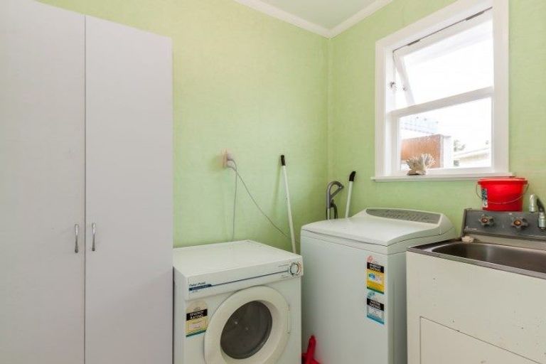 Photo of property in 63 Stephens Crescent, Highbury, Palmerston North, 4412