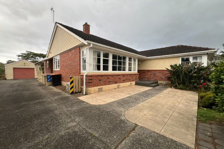 Photo of property in 63 Savage Crescent, West End, Palmerston North, 4412