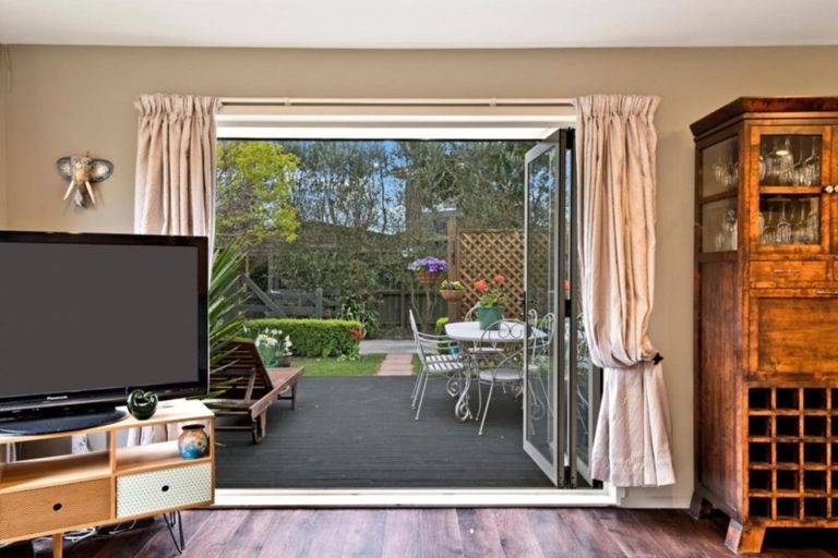 Photo of property in 7a Sequoia Place, Parklands, Christchurch, 8083