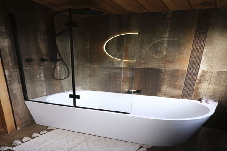 Photo of property in 1/74 Waiau Street, Torbay, Auckland, 0630