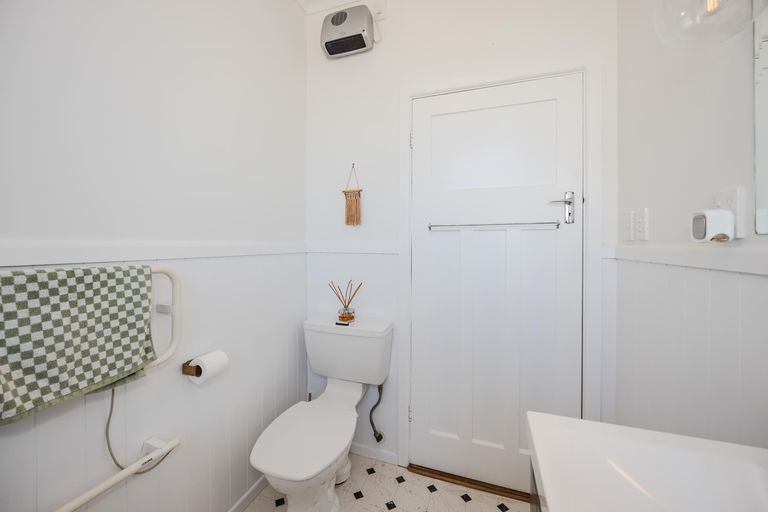 Photo of property in 8a Clyde Street, Oamaru North, Oamaru, 9400