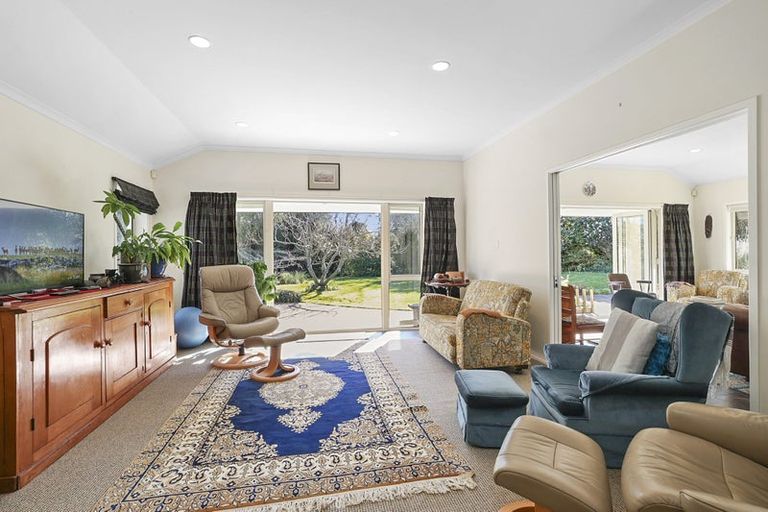 Photo of property in 200 Cowling Road, Hurdon, New Plymouth, 4371