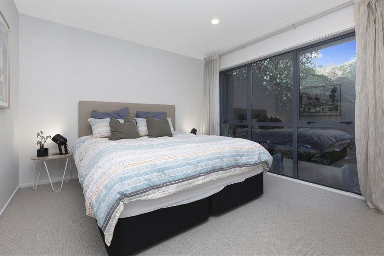 Photo of property in 26b Cornwall Road, Lyttelton, 8082