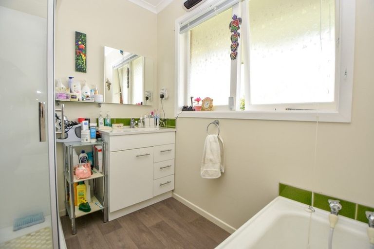 Photo of property in 28 Seddon Street, Carterton, 5713