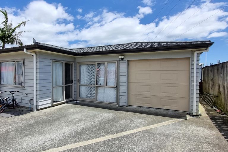Photo of property in 5 Tiraumea Drive, Pakuranga, Auckland, 2010