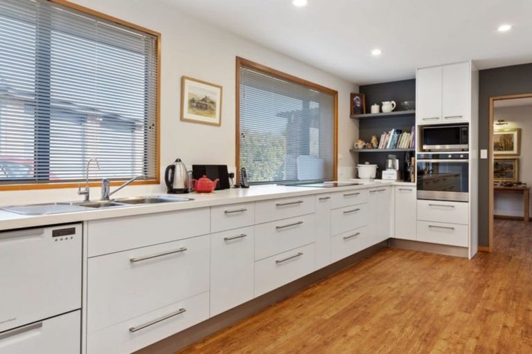 Photo of property in 4 Cedar Place, Amberley, 7410