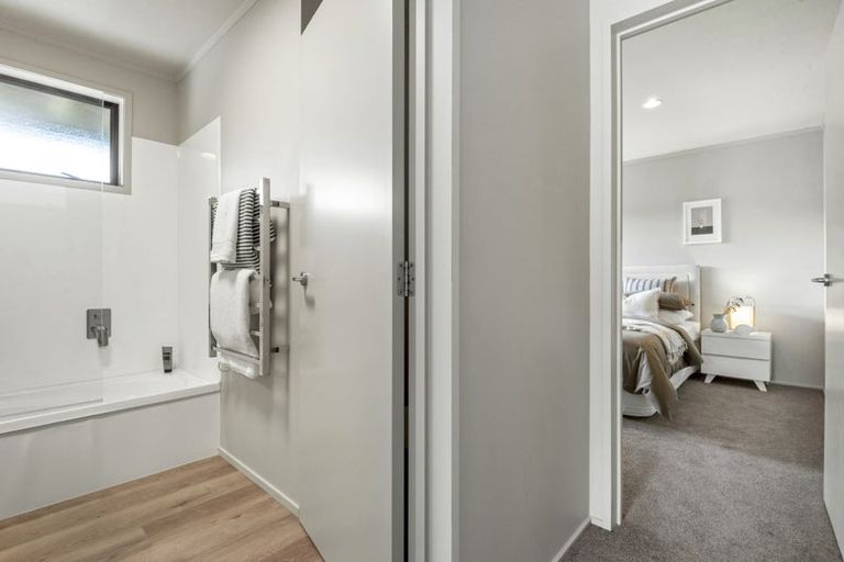 Photo of property in 1/20a Rawene Road, Birkenhead, Auckland, 0626