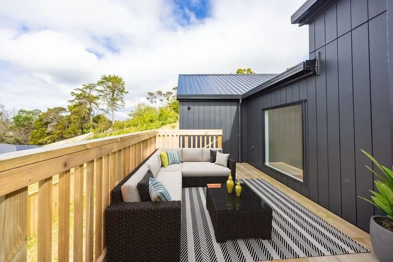 Photo of property in 30 Awanui Road, Red Beach, 0932