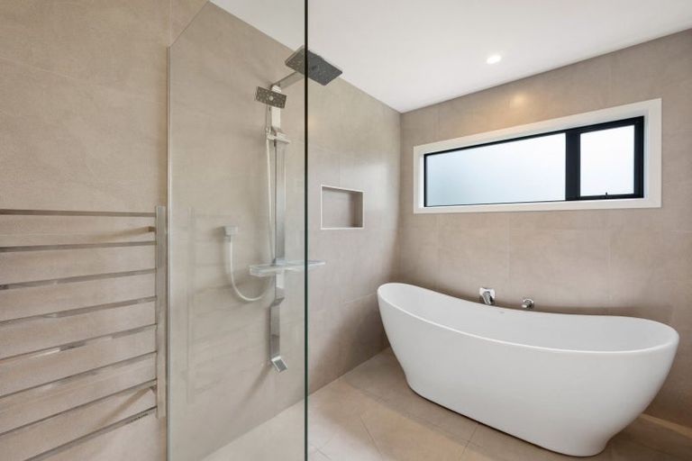 Photo of property in 42 Lacebark Drive, Kinloch, Taupo, 3377