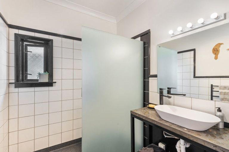 Photo of property in 82 Tikorangi Road, Tikorangi, Waitara, 4383