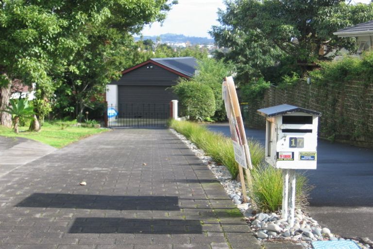 Photo of property in 17 Tercel Place, Sunnyhills, Auckland, 2010