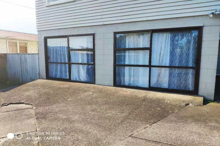 Photo of property in 124 View Road, Sunnyvale, Auckland, 0612