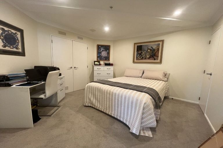 Photo of property in 8a/5 Kent Terrace, Mount Victoria, Wellington, 6011