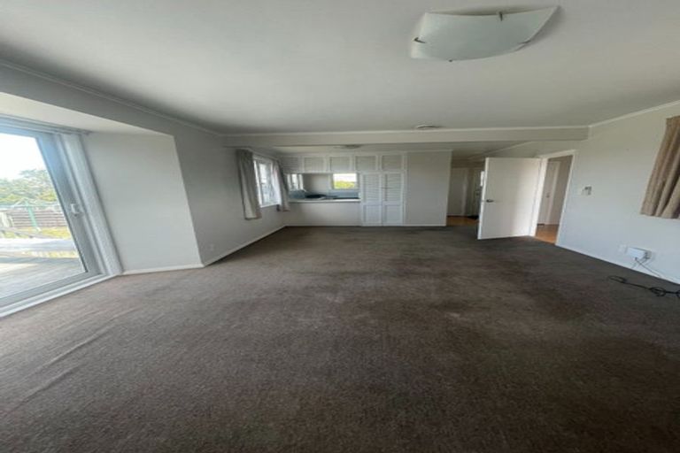 Photo of property in 12 Fitzpatrick Street, Newlands, Wellington, 6037