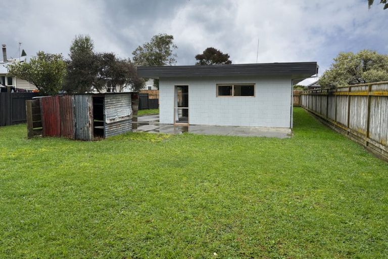 Photo of property in 19 Perrin Place, Kelvin Grove, Palmerston North, 4414