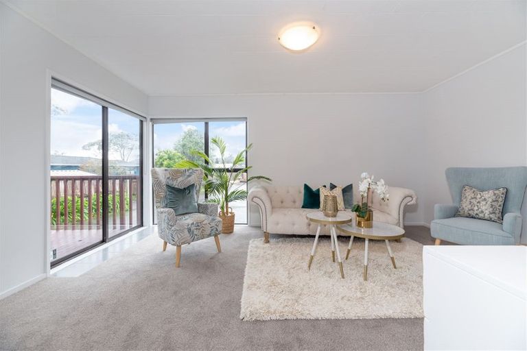 Photo of property in 27 Larissa Avenue, Henderson, Auckland, 0610