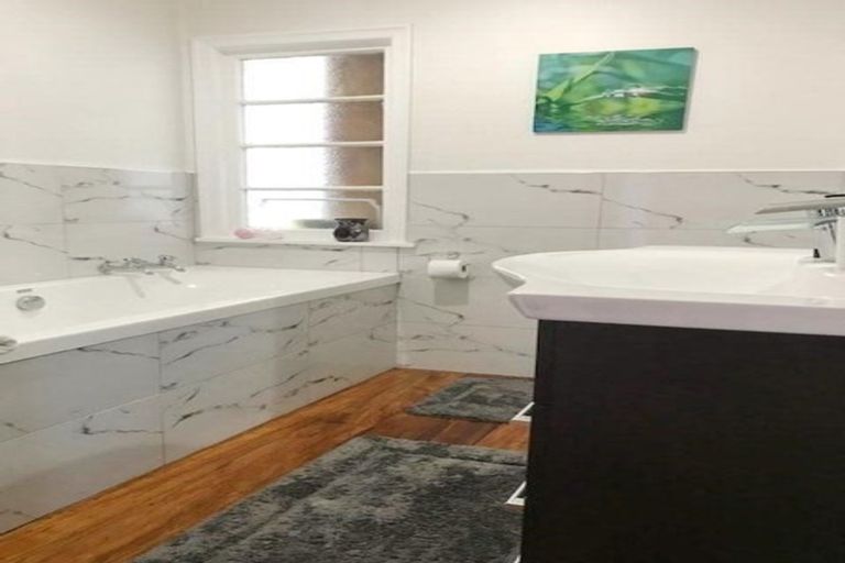 Photo of property in 15 Collins Street, Hawera, 4610