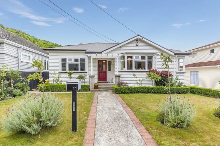Photo of property in 11 Waikare Street, Karori, Wellington, 6012