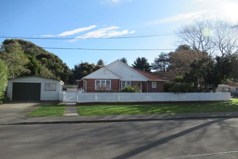 Photo of property in 2 Saint James Avenue, Boulcott, Lower Hutt, 5011
