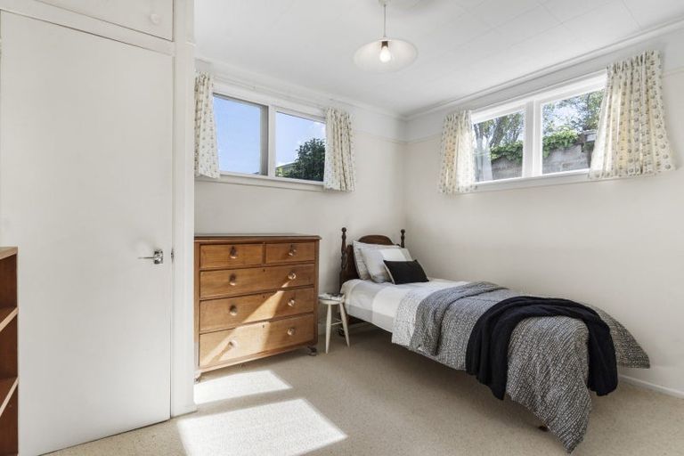 Photo of property in 16 Tui Vale Road, Shelly Park, Auckland, 2014