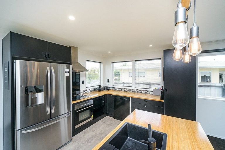 Photo of property in 73 Havelock Avenue, Westbrook, Palmerston North, 4412