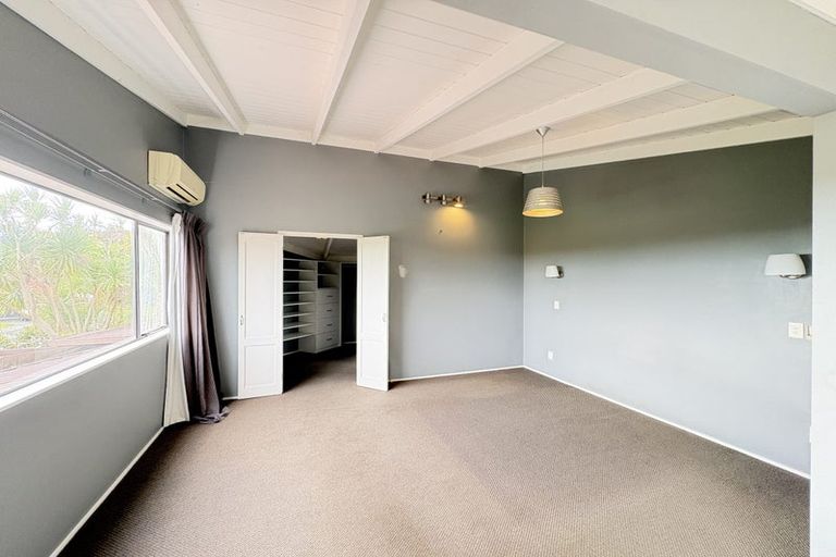Photo of property in 412 Taupaki Road, Kumeu, 0892
