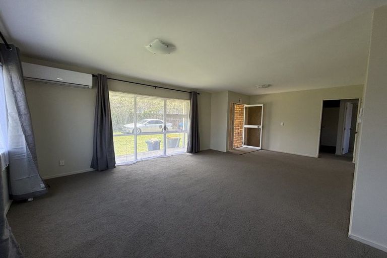 Photo of property in 91 Triangle Road, Massey, Auckland, 0614
