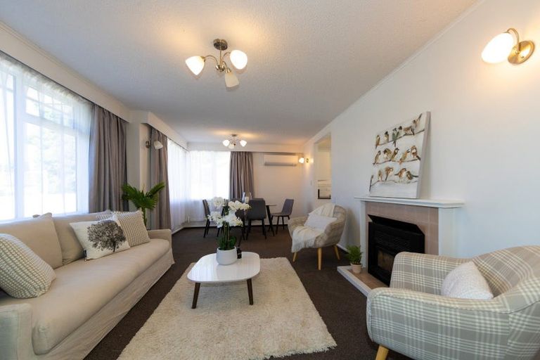 Photo of property in 39 Lipscombe Crescent, Havelock North, 4130