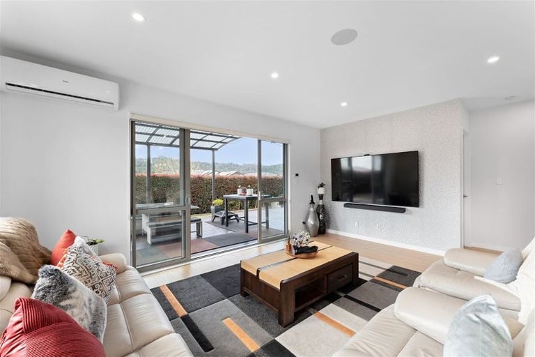 Photo of property in 4 Kauri Grove Drive, Kumeu, 0810