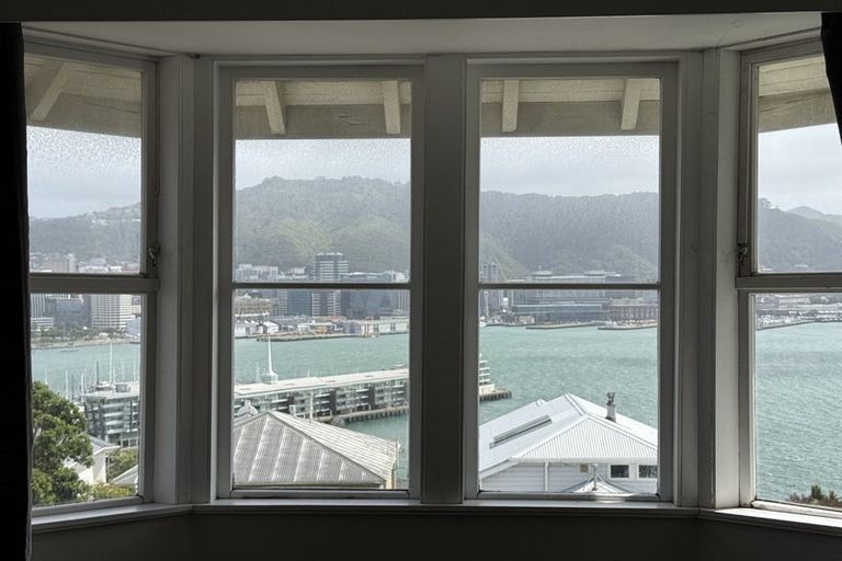 Photo of property in 66 Hawker Street, Mount Victoria, Wellington, 6011