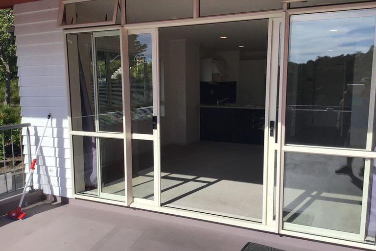 Photo of property in 1d/20 Ian Marwick Place, Birkenhead, Auckland, 0626