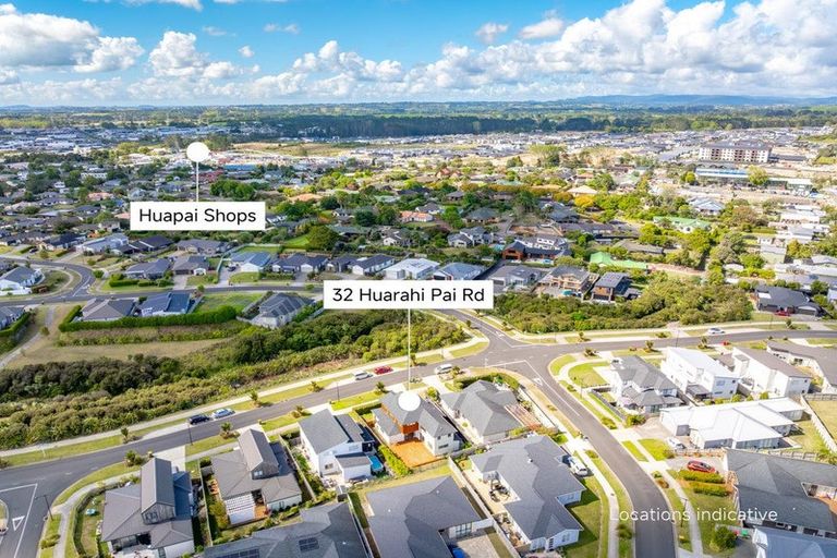 Photo of property in 32 Huarahi Pai Road, Huapai, Kumeu, 0810