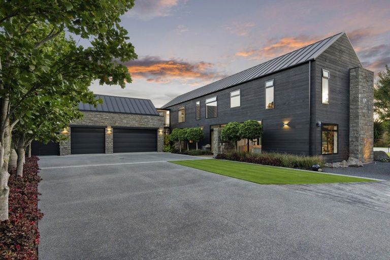 Photo of property in 18 Quarters Place, Halswell, Christchurch, 8025