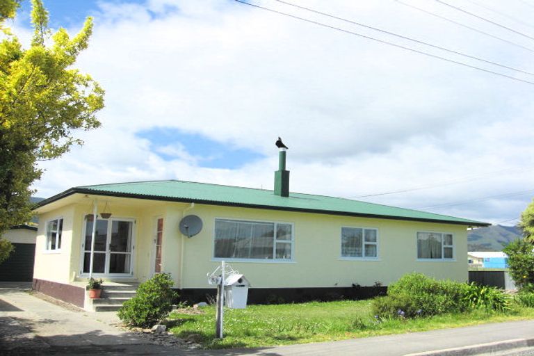 Photo of property in 281 Seaview Road, Stoke, Nelson, 7011