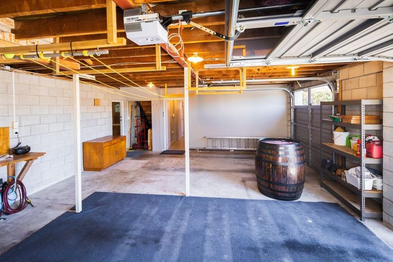 Photo of property in 18 Samuel Place, Queenwood, Hamilton, 3210