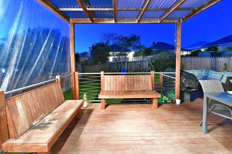Photo of property in 32 Karaka Street, Helensville, 0800