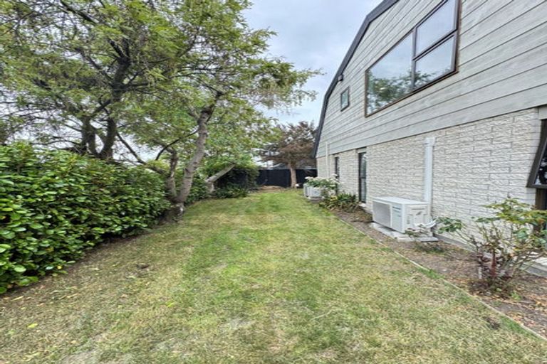 Photo of property in 1/74 Jeffreys Road, Fendalton, Christchurch, 8052