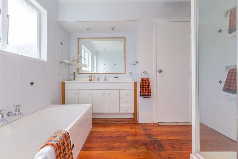 Photo of property in 55 Bruce Road, Glenfield, Auckland, 0629