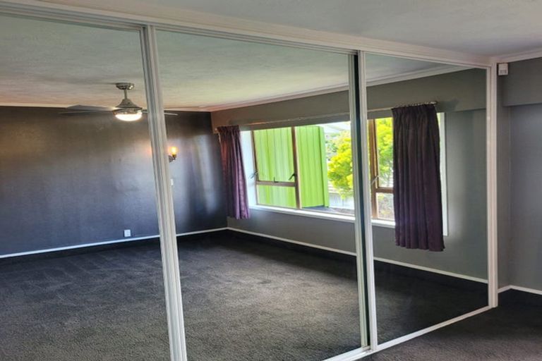 Photo of property in 18 Reynella Drive, Massey, Auckland, 0614